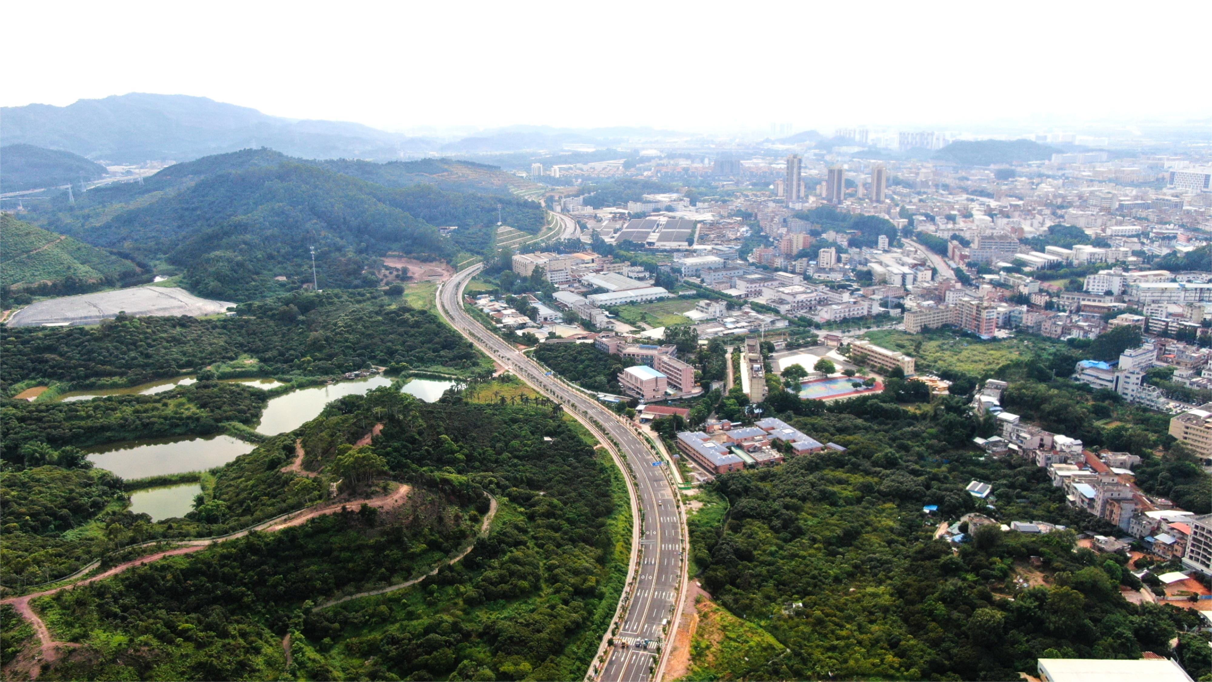 今天上午，华坤承建的谢岗环城路二期正式通车！